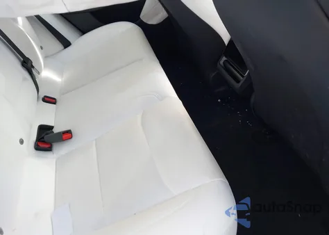 2024 Tesla Model 3 Performance All-Wheel Drive z USA, uszkodzony, nr VIN 5YJ3E1ETXRF843919